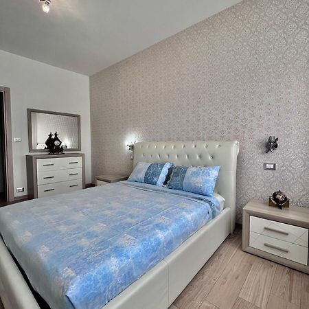 Casa Vacanze Torino Con Vasca Idromassaggio エクステリア 写真
